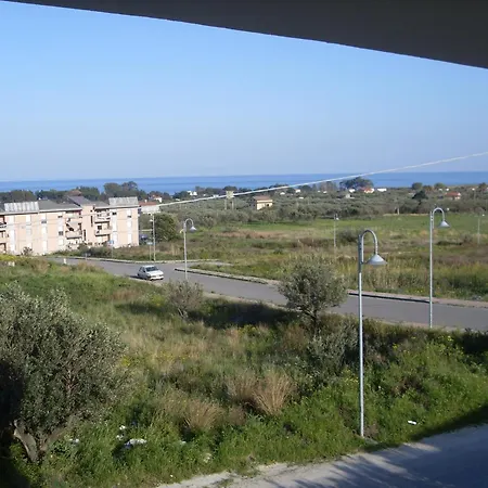 Yellow House Bed & Breakfast San Sostene