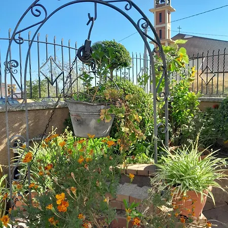 Bed & Breakfast Yellow House