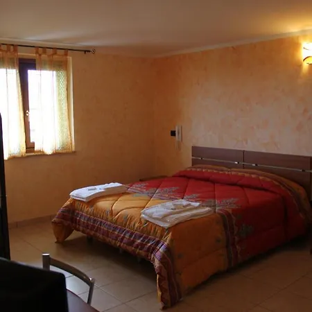 Yellow House Отель типа 