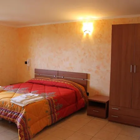 Yellow House Отель типа 