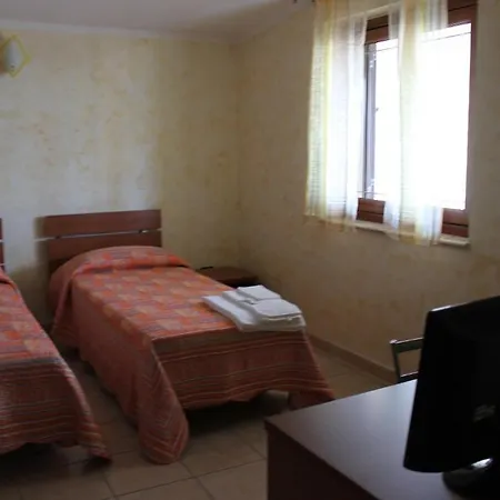 Yellow House Отель типа 